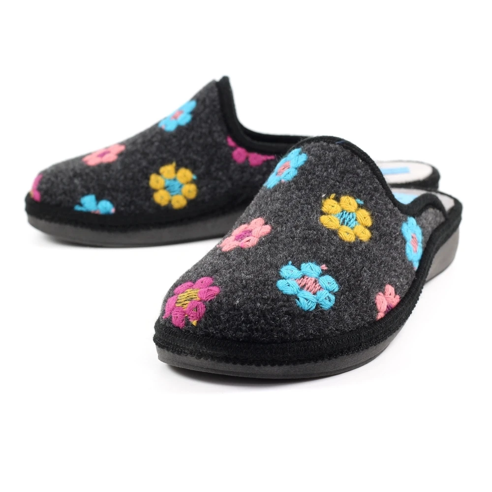 LUNAR Anther Black Mule Slipper 10 LUNAR Anther Black Mule Slipper - Image 8