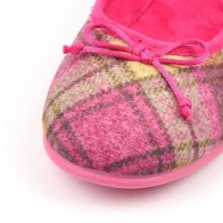 LUNAR Brie Pink Slipper -Chic Ladies Shoes Store brie pink slipper p7527 432843 image