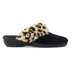 LUNAR Burnie Black Slipper