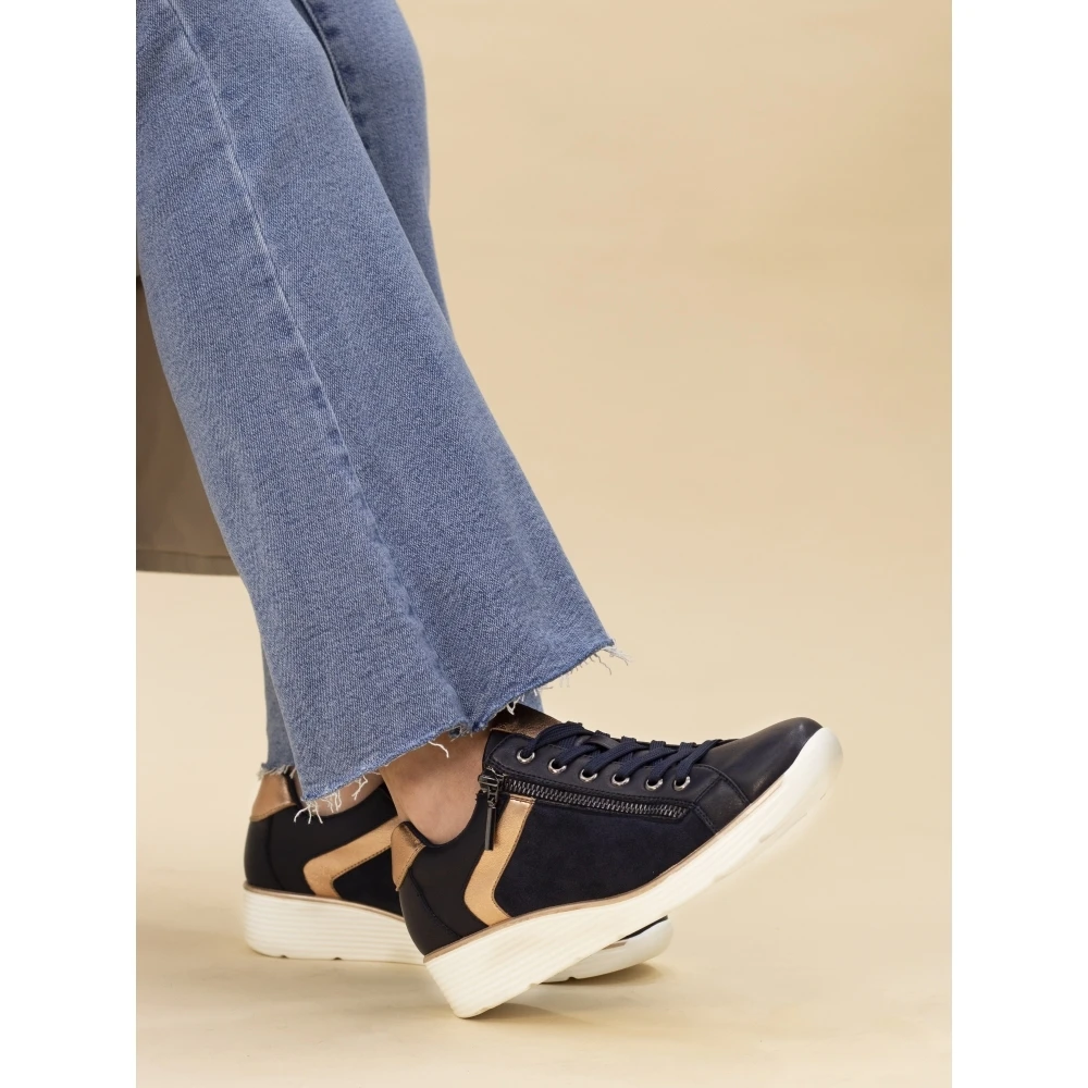 LUNAR Tillie Navy Trainer 4 LUNAR Tillie Navy Trainer - Image 2